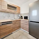 Tolstov - Monteurwohnungen - 2 Schlafzimmer - Kueche - Balkon - Waschmaschine - 25 Min Zur Messe Dus * Heiligenhaus