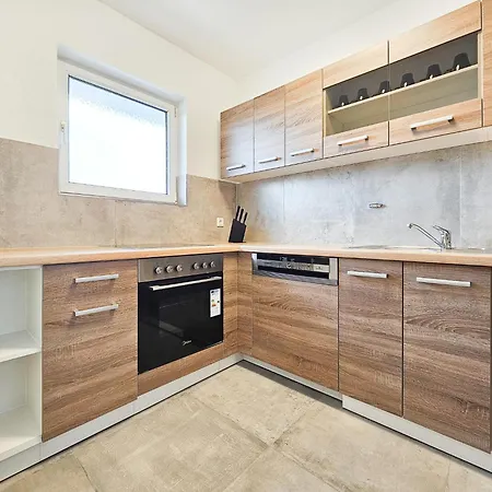 Raj Living - Monteurwohnung - 2 Schlafzimmer - Kueche - Balkon - Waschmaschine - 25 Min Zur Messe Dus Heiligenhaus
