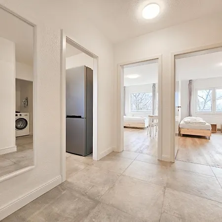 Raj Living - Monteurwohnung - 2 Schlafzimmer - Kueche - Balkon - Waschmaschine - 25 Min Zur Messe Dus Heiligenhaus