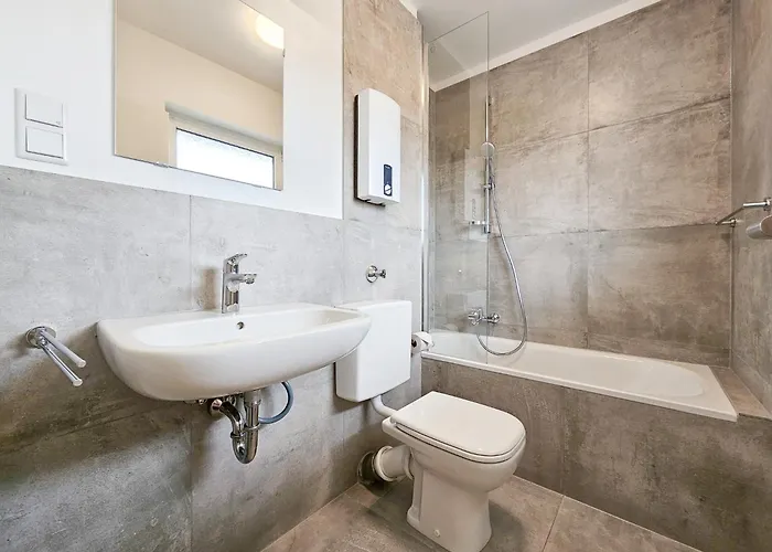 Appartement Tolstov - Monteurwohnungen - 2 Schlafzimmer - Kueche - Balkon - Waschmaschine - 25 Min Zur Messe Dus Heiligenhaus