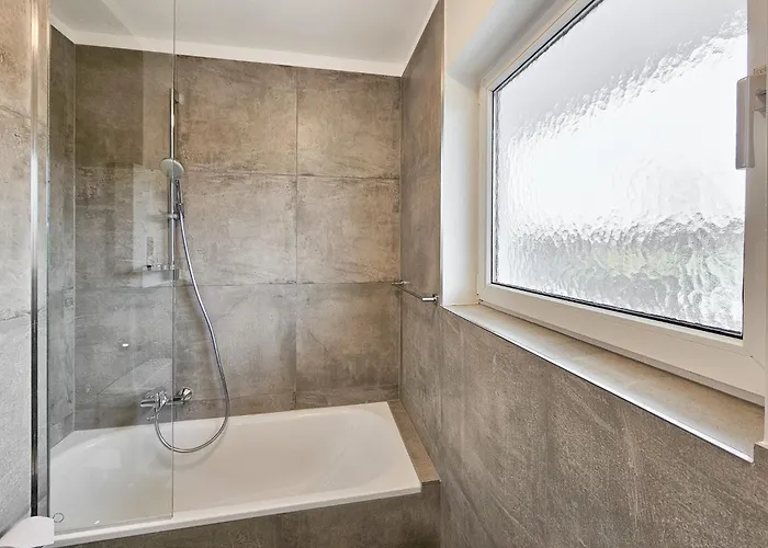 Tolstov - Monteurwohnungen - 2 Schlafzimmer - Kueche - Balkon - Waschmaschine - 25 Min Zur Messe Dus Heiligenhaus