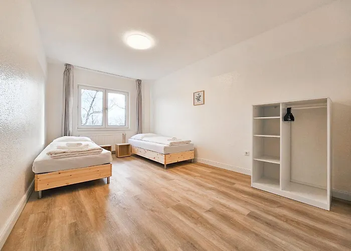 Tolstov - Monteurwohnungen - 2 Schlafzimmer - Kueche - Balkon - Waschmaschine - 25 Min Zur Messe Dus *