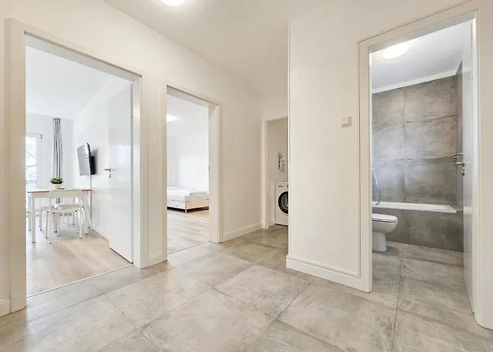 Tolstov - Monteurwohnungen - 2 Schlafzimmer - Kueche - Balkon - Waschmaschine - 25 Min Zur Messe Dus Appartement