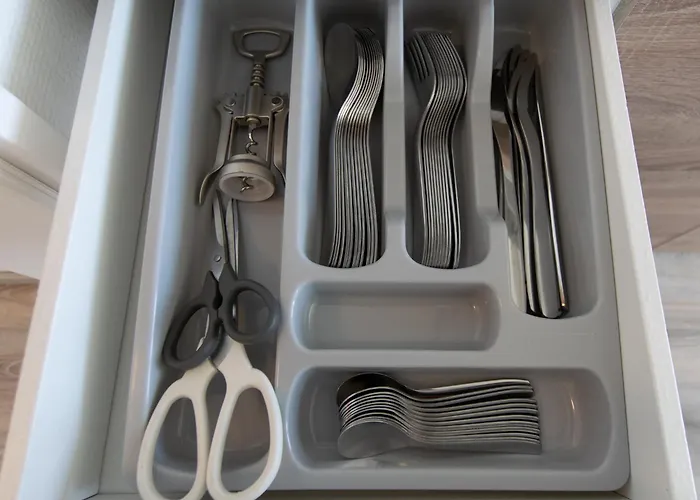 Tolstov - Monteurwohnungen - 2 Schlafzimmer - Kueche - Balkon - Waschmaschine - 25 Min Zur Messe Dus Appartement *